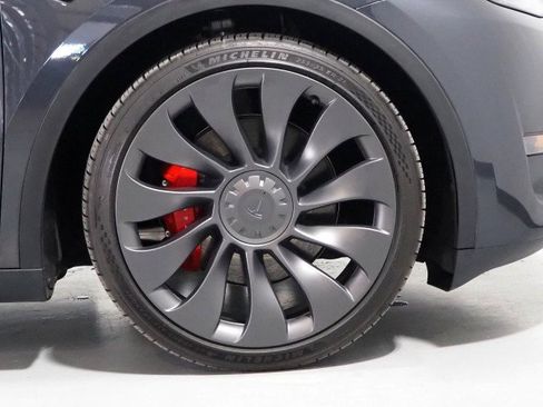 Used 2024 Tesla Model Y Performance image 45