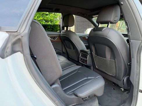 Used 2020 Audi Q8 Premium Plus w/ Premium Plus Package AWD/4WD image 39