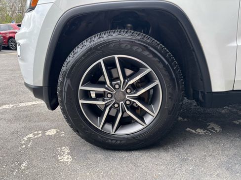 Used 2019 Jeep Grand Cherokee Limited w/ Luxury Group II AWD/4WD image 11