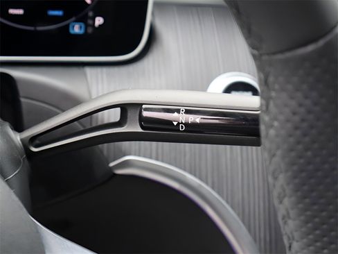 Used 2025 Mercedes-Benz C 300 4MATIC Sedan image 35