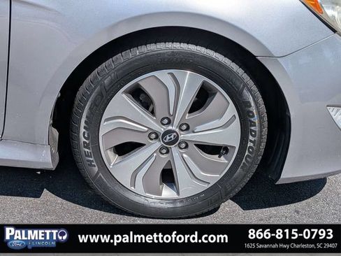 Used 2015 Hyundai Sonata Limited w/ Option Group 02 FWD image 10