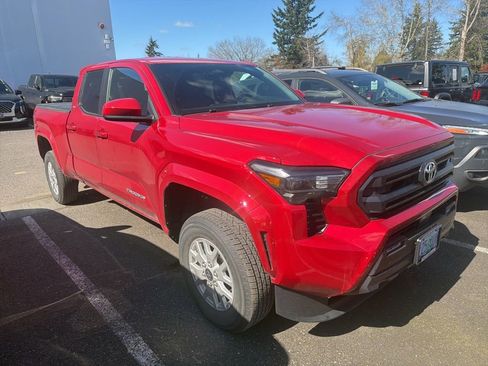 Used 2025 Toyota Tacoma SR5 image 1
