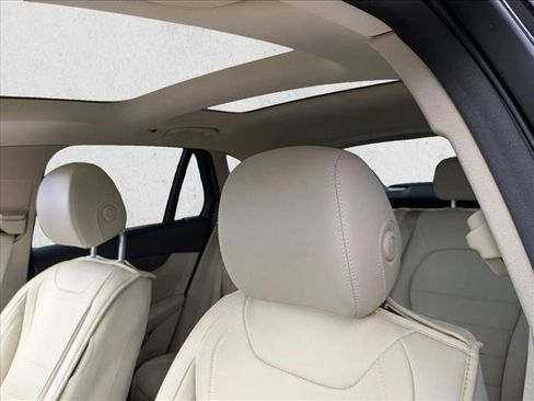 Used 2022 Mercedes-Benz GLC 300 image 14