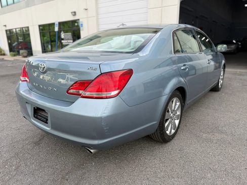 Used 2005 Toyota Avalon XLS FWD image 11