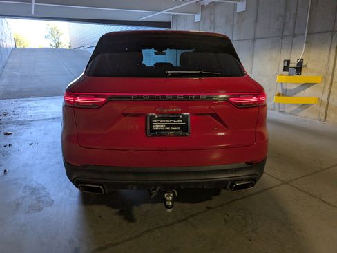 Used 2023 Porsche Cayenne image 8