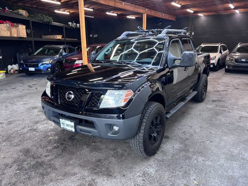 Used 2012 Nissan Frontier PRO-4X w/ Pro-4x Luxury Pkg AWD/4WD image 3