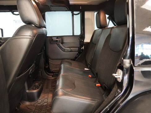 Used 2017 Jeep Wrangler Unlimited Sahara AWD/4WD image 24