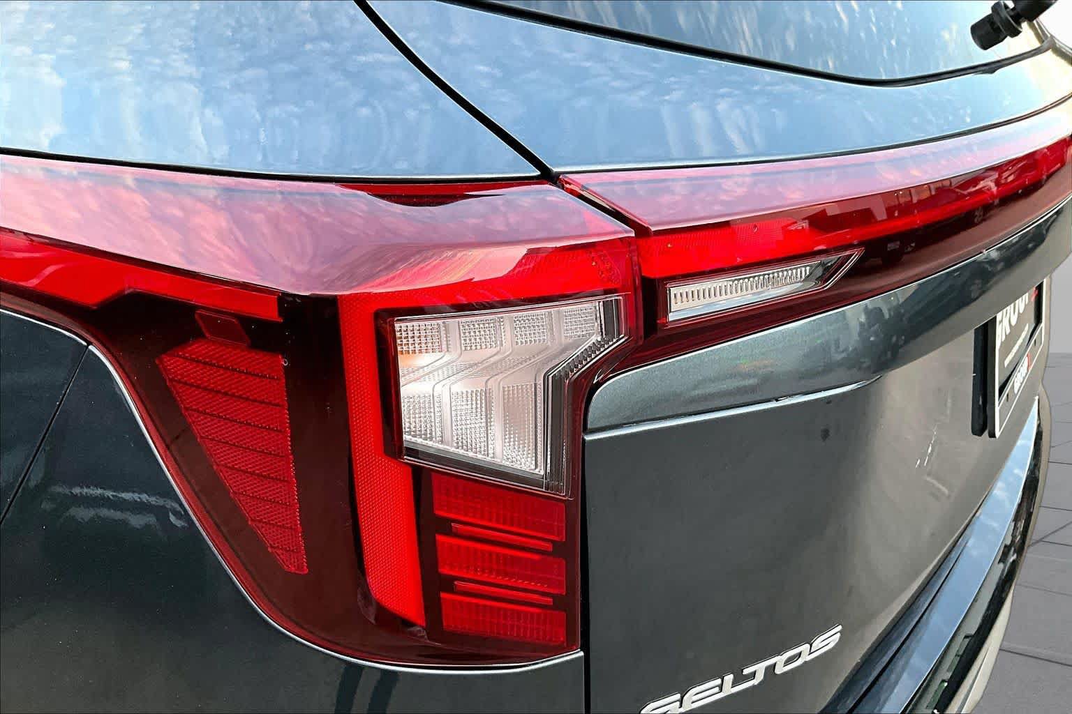 Certified 2024 Kia Seltos EX AWD/4WD image 28