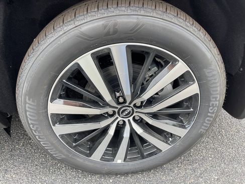 Used 2025 Nissan Pathfinder Platinum w/ Cargo Package image 9