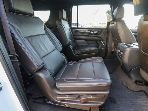 Used 2021 GMC Yukon XL Denali w/ Denali Ultimate Package image 27