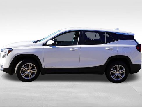 Certified 2023 GMC Terrain SLE FWD image 9