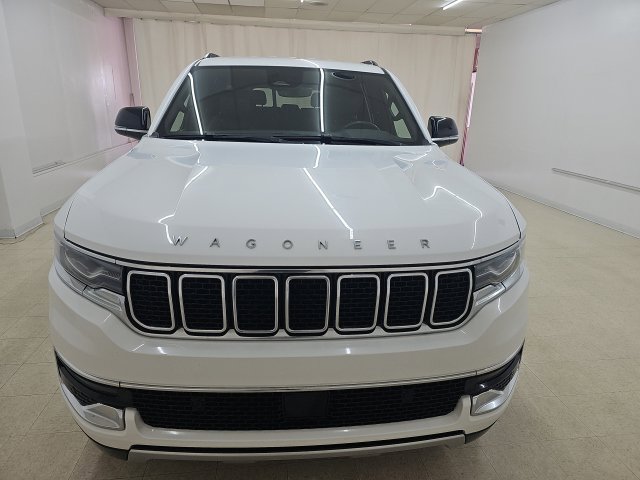 Used 2024 Jeep Wagoneer L Series II w/ Flexible Seating Group AWD/4WD image 13