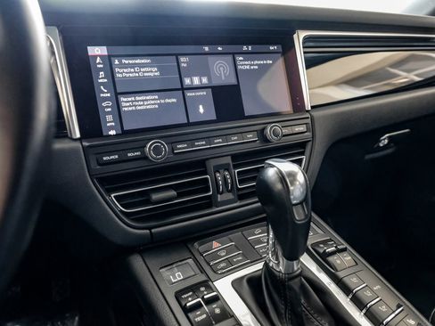 Used 2020 Porsche Macan AWD/4WD image 33