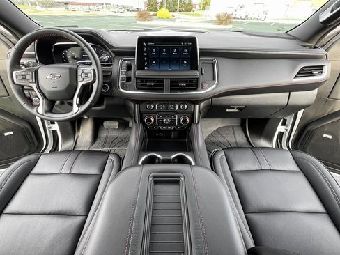 Used 2024 Chevrolet Suburban RST image 4