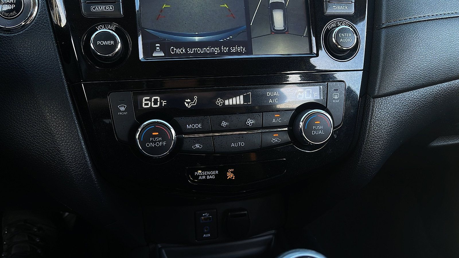 Used 2017 Nissan Rogue SV w/ SV Premium Package AWD/4WD image 19