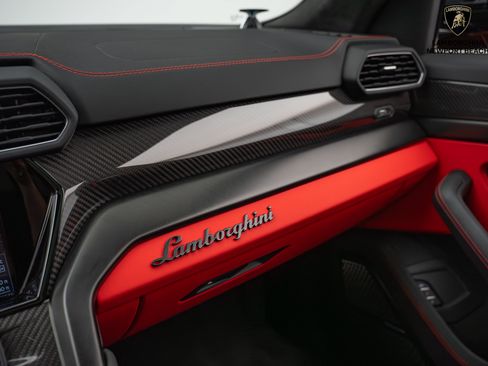 Used 2024 Lamborghini Urus S image 35