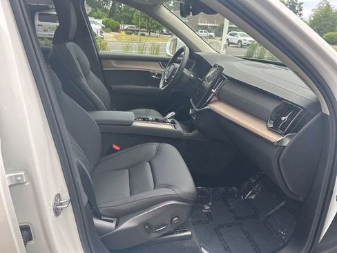 Certified 2025 Volvo XC90 B6 Plus AWD/4WD image 15