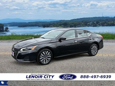 Used 2025 Nissan Altima 2.5 SV FWD image 6