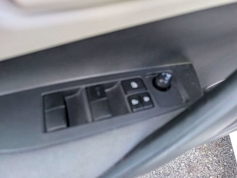 Used 2022 Toyota Corolla LE FWD image 10