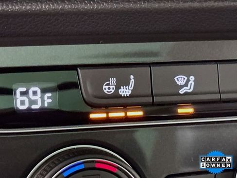 Used 2021 Volkswagen Tiguan SEL image 19