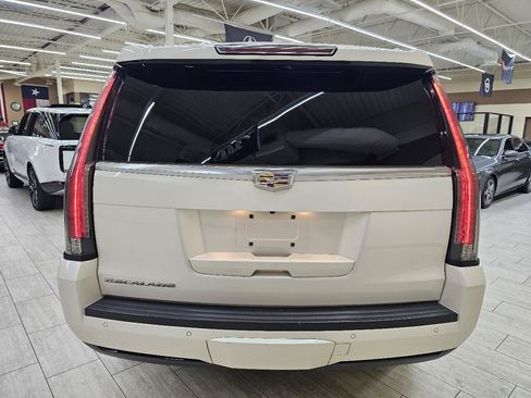 Used 2015 Cadillac Escalade Premium AWD/4WD image 7