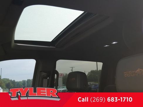 Used 2024 Chevrolet Silverado 2500 High Country w/ High Country Premium Package AWD/4WD image 38