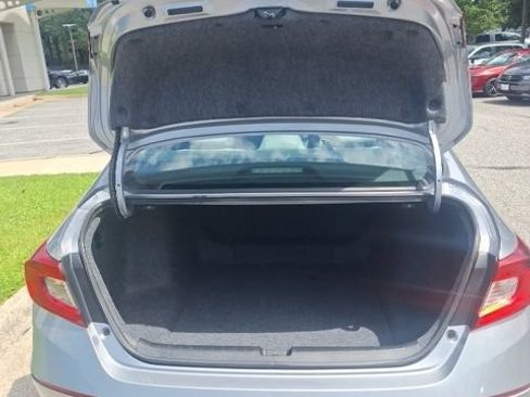 Used 2018 Honda Accord EX image 8