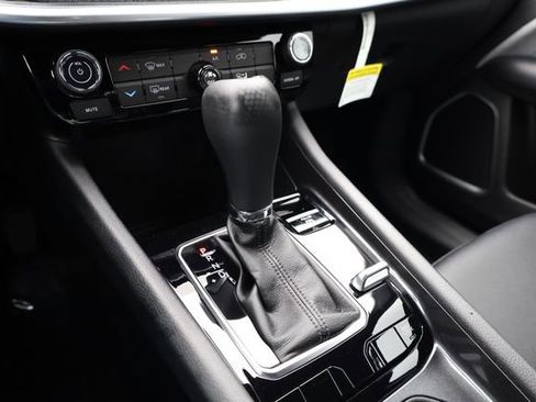 Used 2024 Jeep Compass Latitude image 26