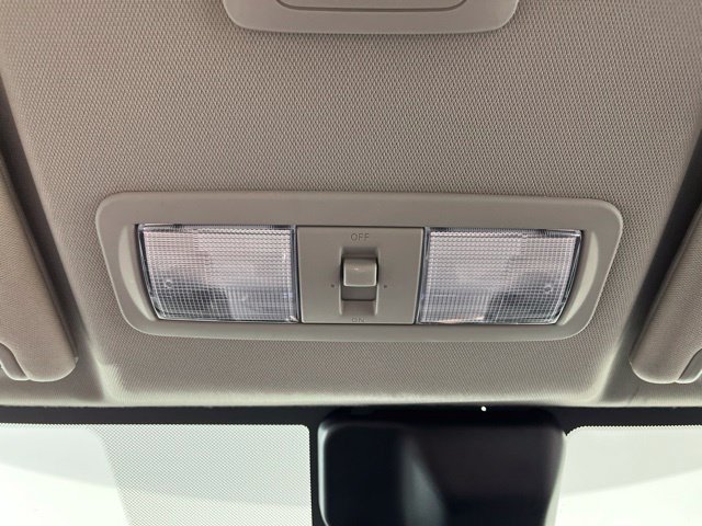 Used 2025 Nissan Frontier SV AWD/4WD image 35