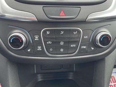 Used 2019 Chevrolet Equinox LT w/ Driver Convenience Package image 22