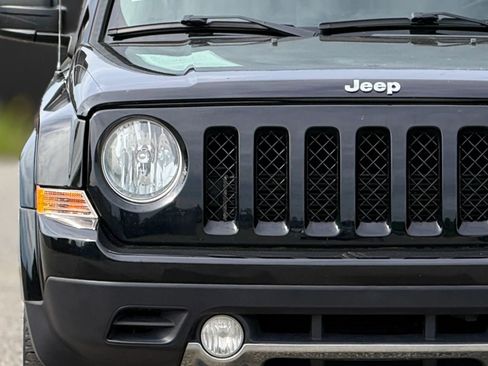Used 2017 Jeep Patriot High Altitude AWD/4WD image 11