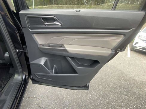 Used 2022 Volkswagen Atlas SE AWD/4WD image 35