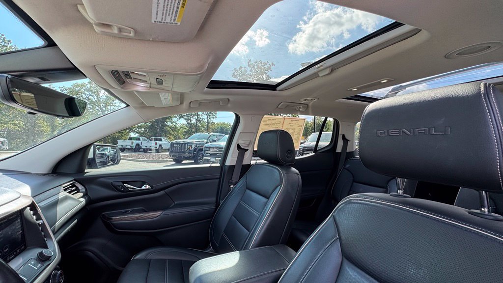 Used 2021 GMC Acadia Denali w/ Denali Ultimate Package AWD/4WD image 25