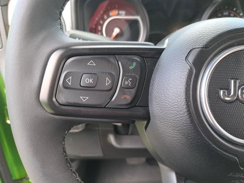 Used 2025 Jeep Wrangler Willys image 16