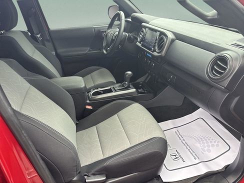 Used 2021 Toyota Tacoma TRD Sport image 18