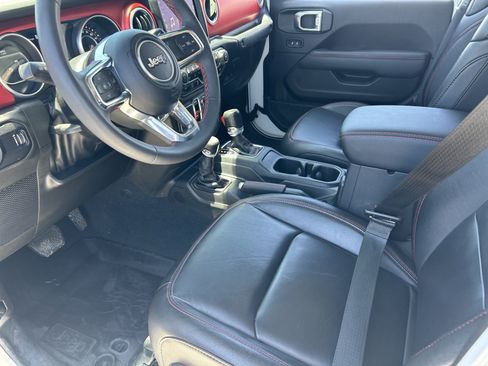Used 2023 Jeep Gladiator Rubicon w/ LED Lighting Group AWD/4WD image 8