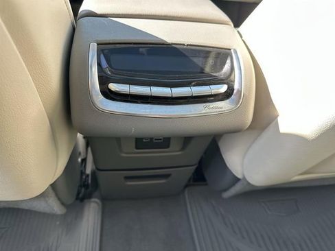Certified 2022 Cadillac XT6 Premium Luxury image 19
