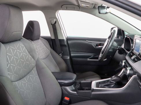 Used 2022 Toyota RAV4 XLE FWD image 26