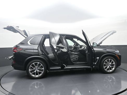 Used 2026 BMW X5 xDrive40i AWD/4WD image 45