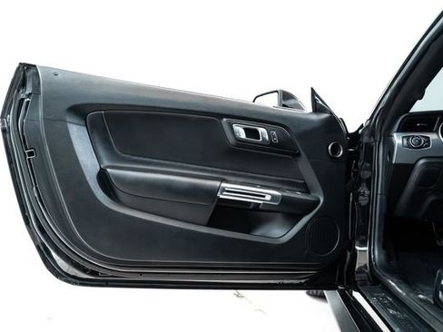 Used 2020 Ford Mustang GT image 17