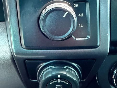 Used 2017 Ford F150 XLT w/ Equipment Group 302A Luxury AWD/4WD image 11