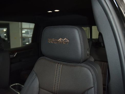 Used 2025 Chevrolet Silverado 1500 High Country w/ Midnight Edition AWD/4WD image 38