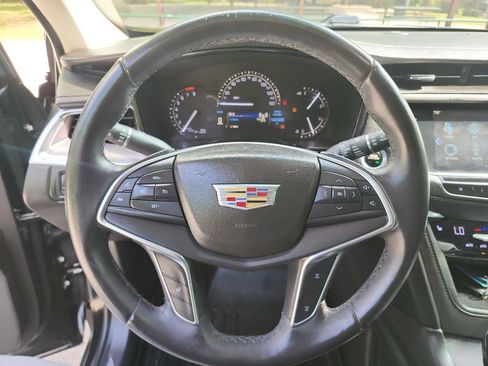Used 2018 Cadillac XT5 Luxury image 18