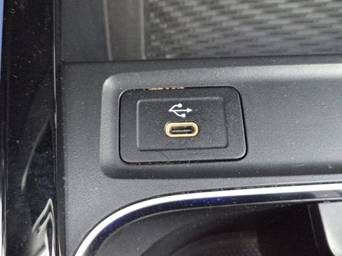 Used 2024 Mercedes-Benz GLB 250 GLB 250 image 29