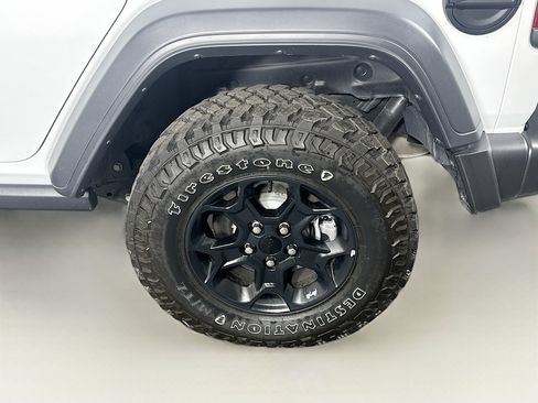 Used 2023 Jeep Wrangler Unlimited w/ Sun & Screen Package AWD/4WD image 11