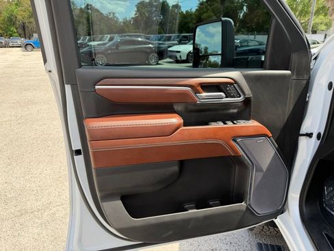 Used 2024 GMC Sierra 2500 Denali Ultimate image 17