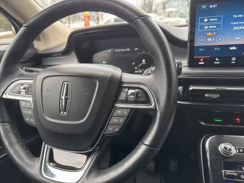 Used 2022 Lincoln Nautilus AWD w/ Premium Package image 25