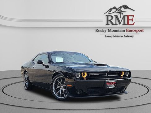 Used 2022 Dodge Challenger GT RWD image 1