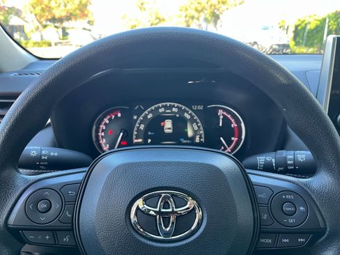 Used 2025 Toyota RAV4 XLE image 29