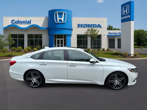 Used 2022 Honda Accord Touring image 8